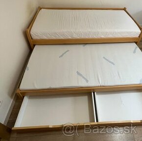 Rozkladacia posteľ s matracmi - 1