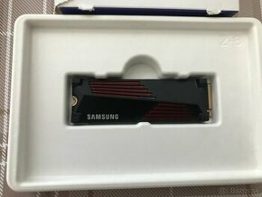 Samsung ssd M.2. 990 pro NVme With heatsinc 1TB.