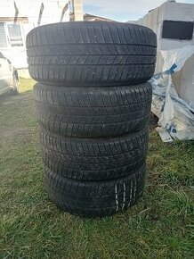 Predám Zimné Pneumatiky 215/55R16