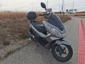 Honda pcx 2016 po servise za 2300€ zimná cena 1600€