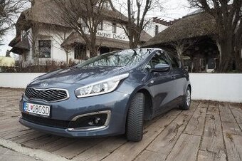 Predám KIA Cee’d 1.4 CRDi WGT Silver, 95 781km, 03/2018