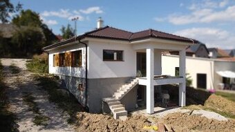 BEDES | Rod. domu - holodom, 128m2, pozemok 523m2, pivnica - 1