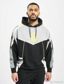 Nová mikina od značky Rocawear veľkosť M