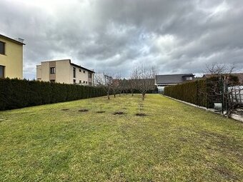 Slnečný stavebný pozemok 616 m² - Žilina - Bánová (cca 14m x