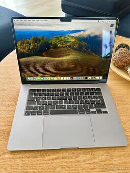 MacBook Air M2 15" 8GB RAM / 512GB SSD