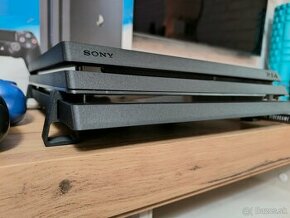 PS4 PRO 1TB - 1