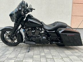 Harley Favidson Street Glide - 1