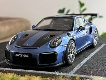 1:18 PORSCHE 911 GT2 RS - GT-Spirit Limited Edition