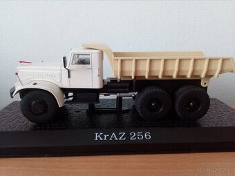 Predám modely nakladných aut Kraz 256 Tatra 813 a Liaz 1:43. - 1