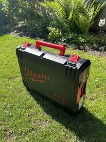 Milwaukee kufrík - 1