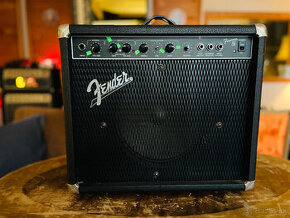 FENDER FRONTMAN 25 R KOMBO