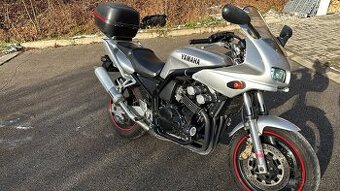 Yamaha FZ400