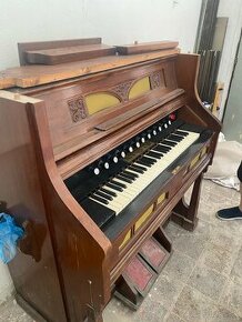 Predám harmonium značky Ressia.