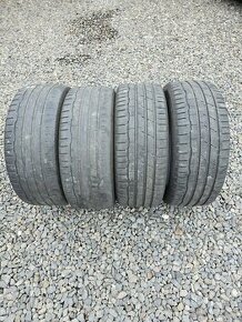 Predam letne pneu 235/45 r18 Hankook DOT22 - 1