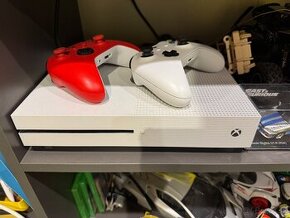 Xbox One s 1TB s mechanikou