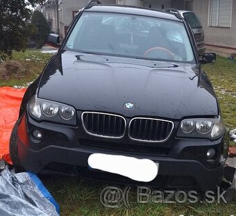 BMW X3 XDRIVE havarovaný. Predaj len v celku.