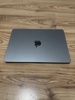 MacBook 13,6 / 256GB / M2 / 2022