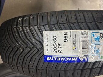 205/60R16 Michelin crossclimate