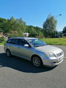 Avensis 1.8vvti-benzin combi