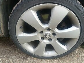 Predam 18 elekt+zimne gumy FULDA 225/40r18 LUNA