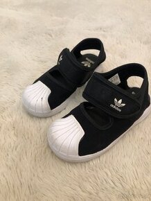 Detské športové sandálky-adidas. Veľkosť eu25