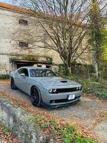 Dodge Challenger 6.2 Hemi SRT Hellcat 717HP