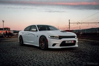 DODGE CHARGER HELLCAT 6.2 SUPERCHARGED  V8