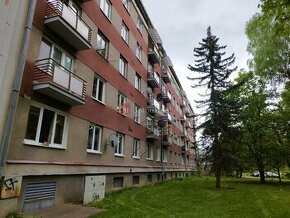 REZERVOVANÝ 3izbový byt s GARÁŽOU, balkón, BANSKÁ BYSTRICA,