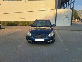 Hyundai Accent - 1