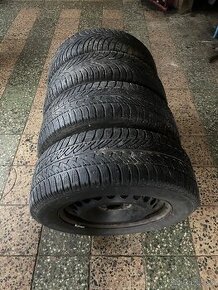 Predam pneumatiky 215/60 r16 na plechovich diskoch na FORDA