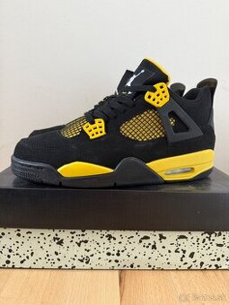 Jordan 4 Retro Thunder - 1