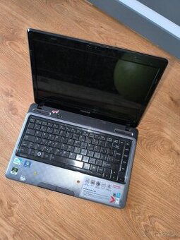 Toshiba - maly notebook