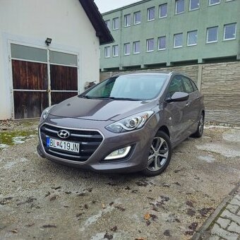 Hyundai I30 1.6 CRDi  - nafta