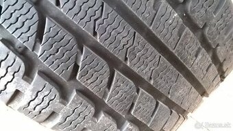 2 ks ZIMNÉ 245/40 R17 95V XL KUMHO cca 7 mm - LEN 45,- €/kus