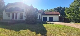 8- IZBOVÁ RODINNÁ VILA, WELLNESS, DVOJGARÁŽ, vínna pivnica