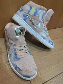 Jordan 1 Mid SE P(HER)SPECTIVE (W)