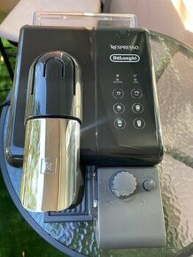 Kávovar Nespresso DeLonghi