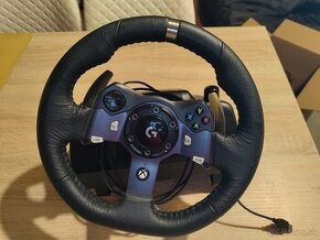 Volant Logitech G920 Driving force s pedalmi.