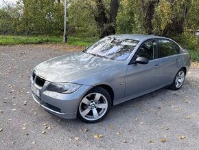 BMW E90 325i