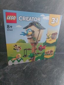 Rezervovane LEGO Creator 31143 Vtáčia búdka 3in1