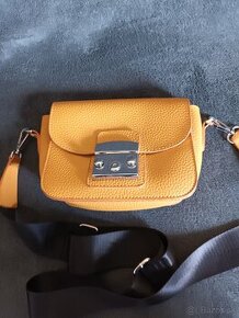 Kabelka crossbody Reserved