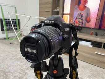 Nikon D3200 + statív Manfrotto