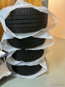 4x Michelin Latitude Sport 3 SUV - 295/40 R20 + 265/45 R20