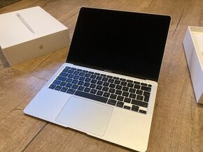 MacBook Air M1 (2020) 8GB/256GB + Apple Magic Mouse