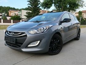 Hyundai i30 CW 2015 CRDi 110k, vyhrievané sedačky, PANORAMA - 1