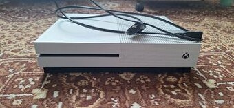 Predam xbox one s + hry