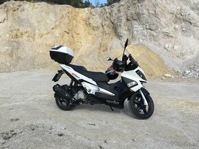 Aprilia SR max 125 odoočet dph