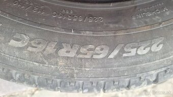 225/65 r 16 C  michellin