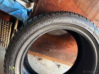 Zimné pneumatiky Goodyear 215/45 R16