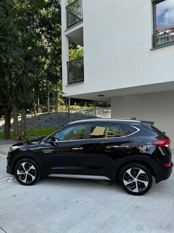 Predám krásne SUV Hyundai Tucson Premium, 2liter, diesel 4x4